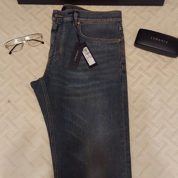 Jeans - Picture 2 of 3